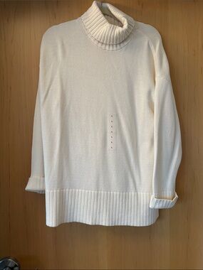Old Navy Cream Turtleneck Sweater